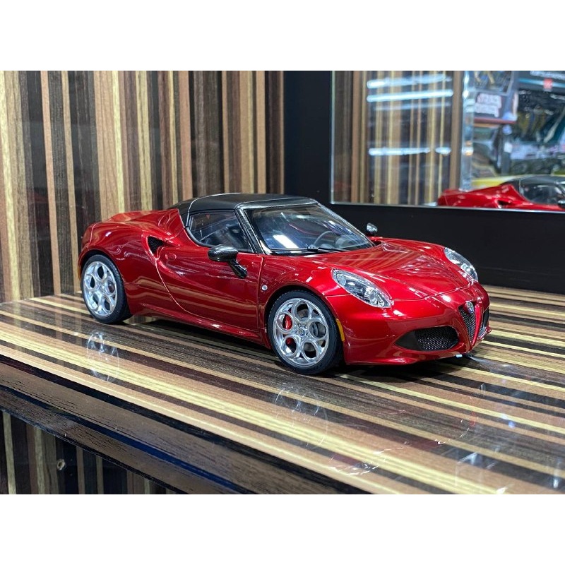 1/18 Diecast Alfa Romeo 4C Spider AutoArt Scale Model Car