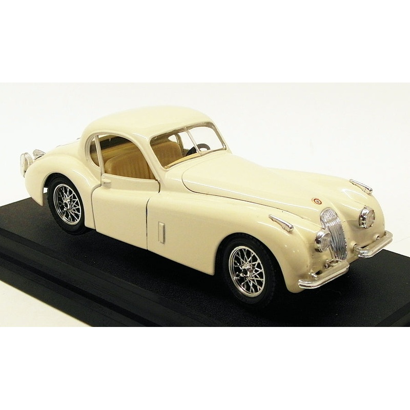 Burago 1/24 Scale Model Car 1508 - 1948 Jaguar XK120 Coupe - White