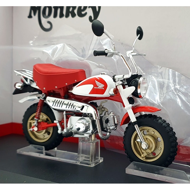 Aoshima 1/12 Scale 11171-3900 - Honda Monkey Motorcycle - Red/White