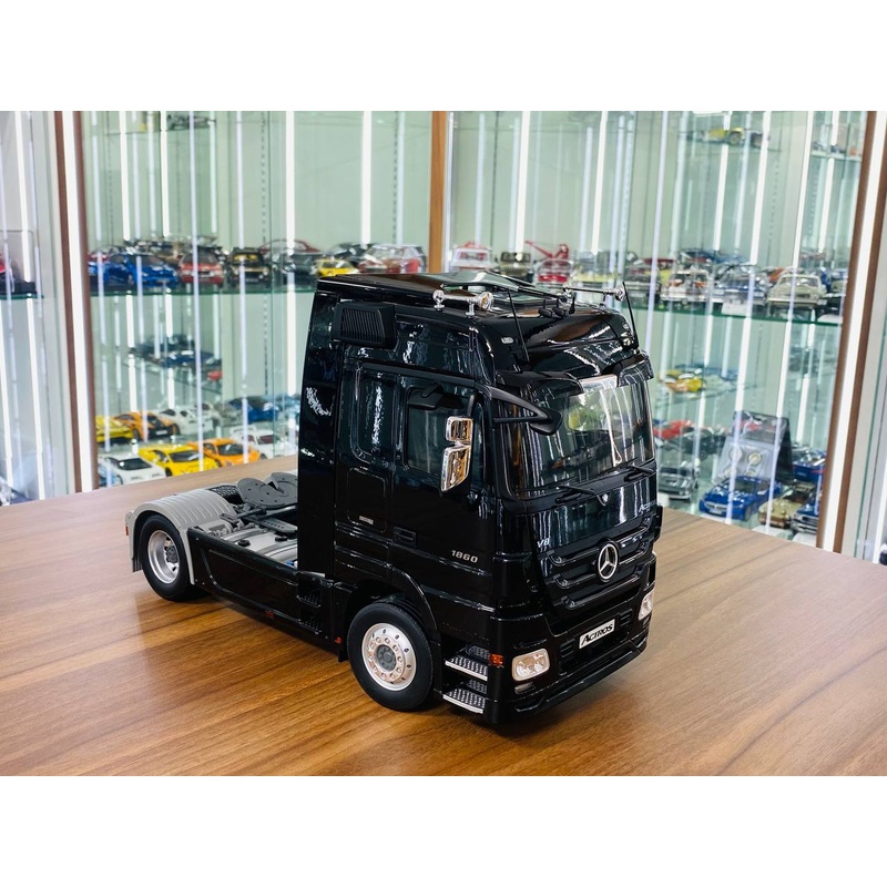 1/18 Diecast Miniature Mercedes-Benz Actros Black Model Car
