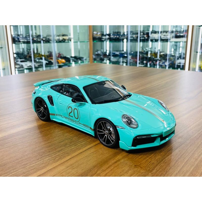 Minichamps Porsche 911 Turbo S Coupe Sport Design 2021 - 1/18 Diecast, Full Opening, Green