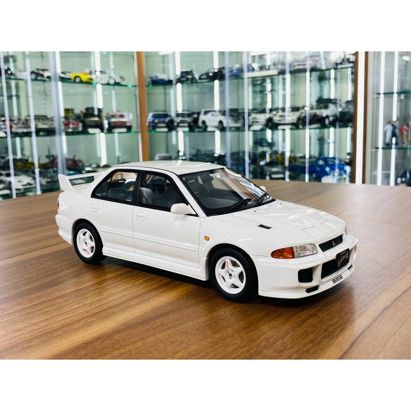 1/18 Resin Otto Mitsubishi Lancer Evo III (1995) White