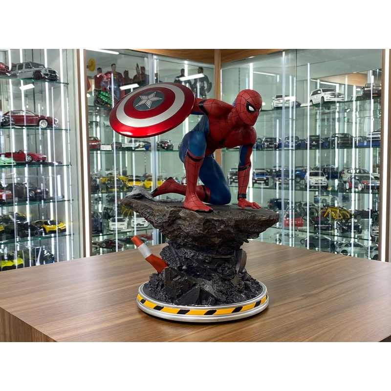 SpiderMan with Captain America Shield Figure Civil War