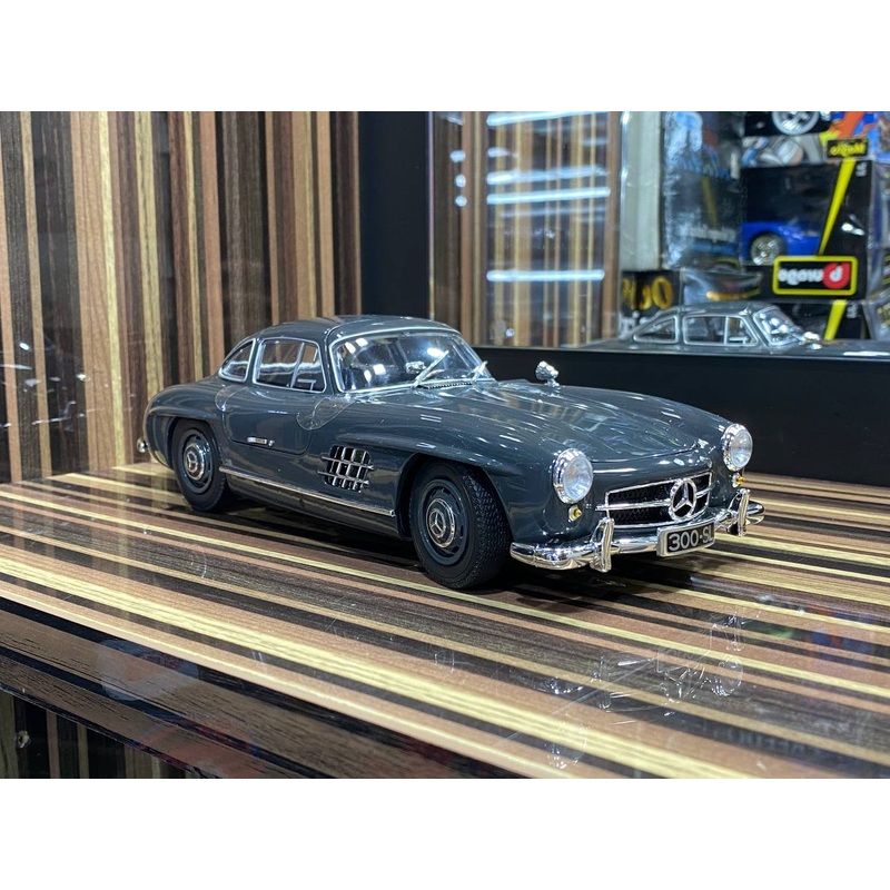1/18 Diecast Mercedes-Benz 300SL Coupe Minichamps Grey Model Car