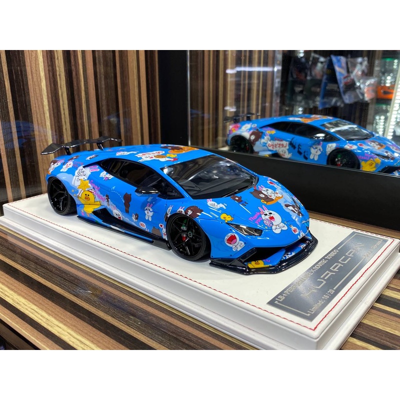 Davis & Giovanni Lamborghini Huracan LBWK - 1/18 Resin Model, Not Opening - Blue w/ Line Friends Decal