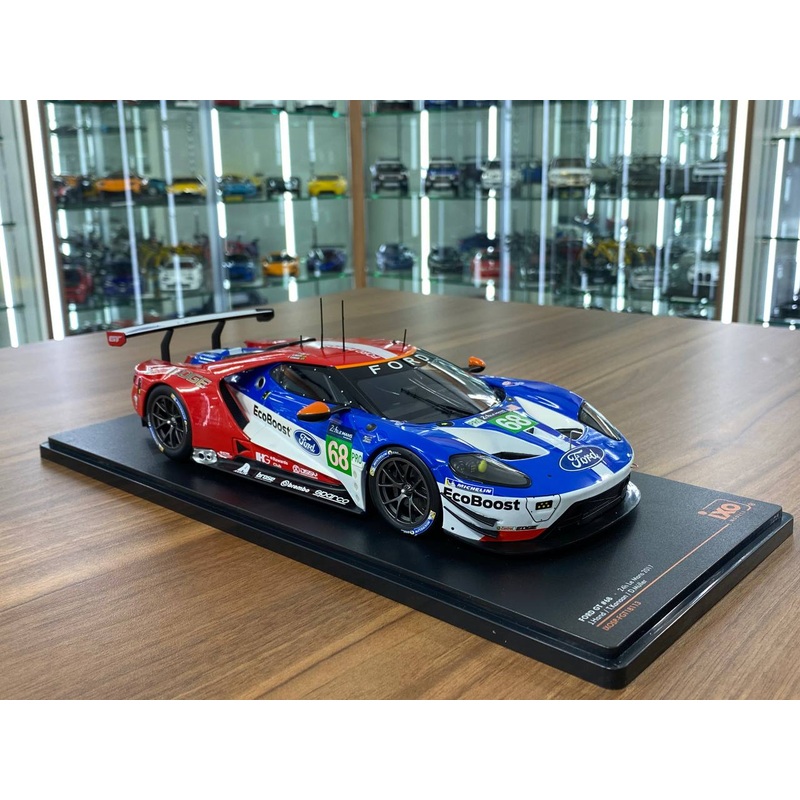 1/18 Diecast  IXO Models Ford GT #68 24H Le Mans 2017 (J. Hand / T. Kanaan / D. Mller)