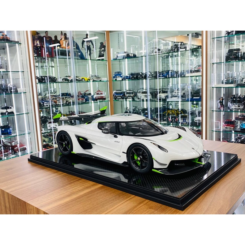 1/8 Resin Model FrontiArt Koenigsegg Jesko - Crystal White - Limited 100 pcs