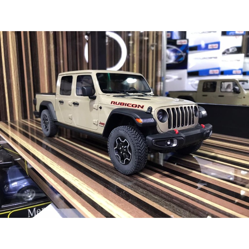 1/18 Diecast Jeep Gladiator Rubicon Beige GT Spirit Scale Model Car