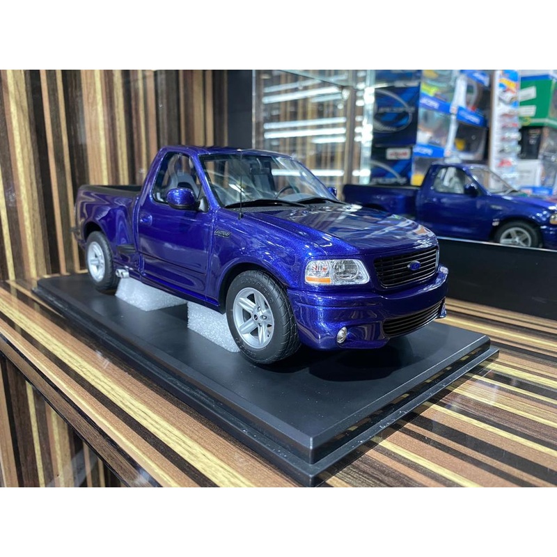 1/18 Diecast Miniature Ford F-150 SVT Lightning DNA Blue Model Car