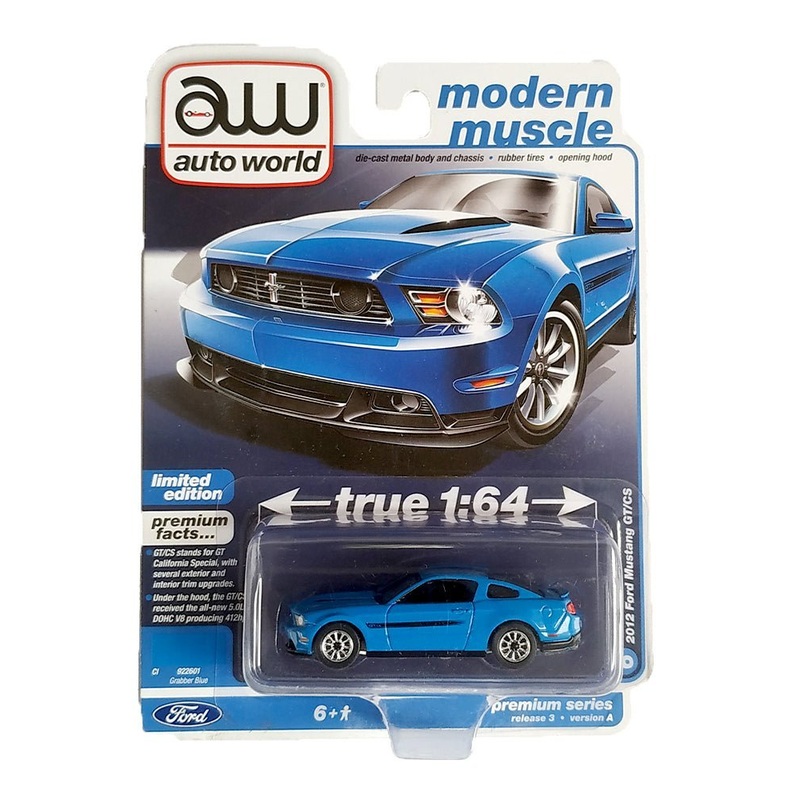Auto World Modern Muscle 2012 Ford Mustang GT/CS