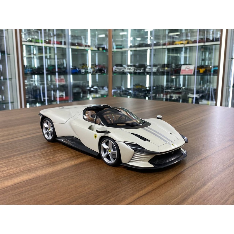 1/18 Diecast Bburago Ferrari DAYTONA SP3 WHITE Scale Model Car