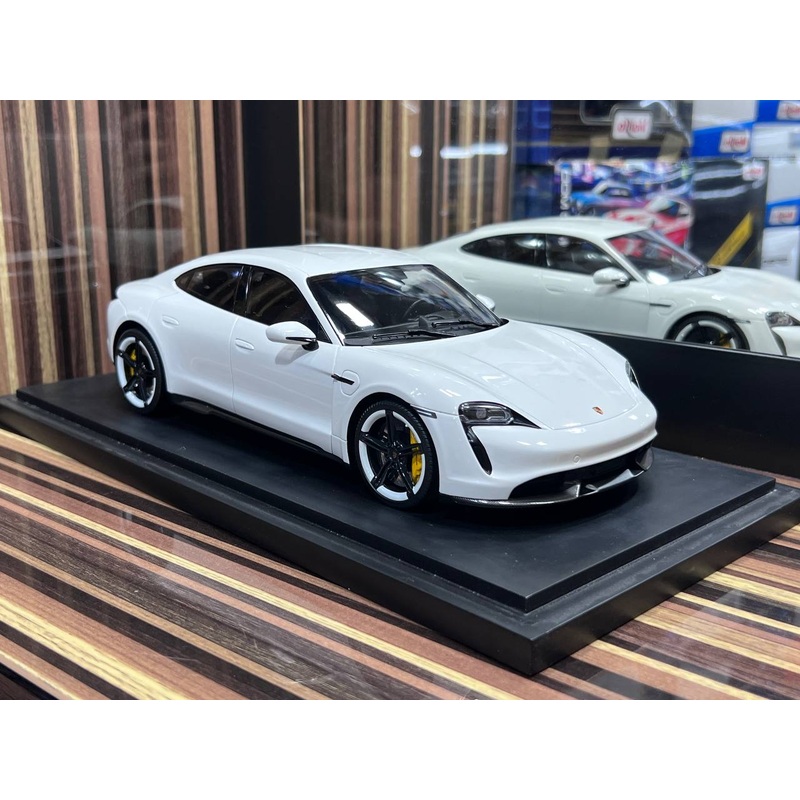 Porsche Taycan Minichamps