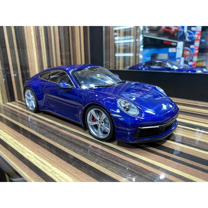 Porsche 911 Carrera 4S 2019 1/18 by Minichamps