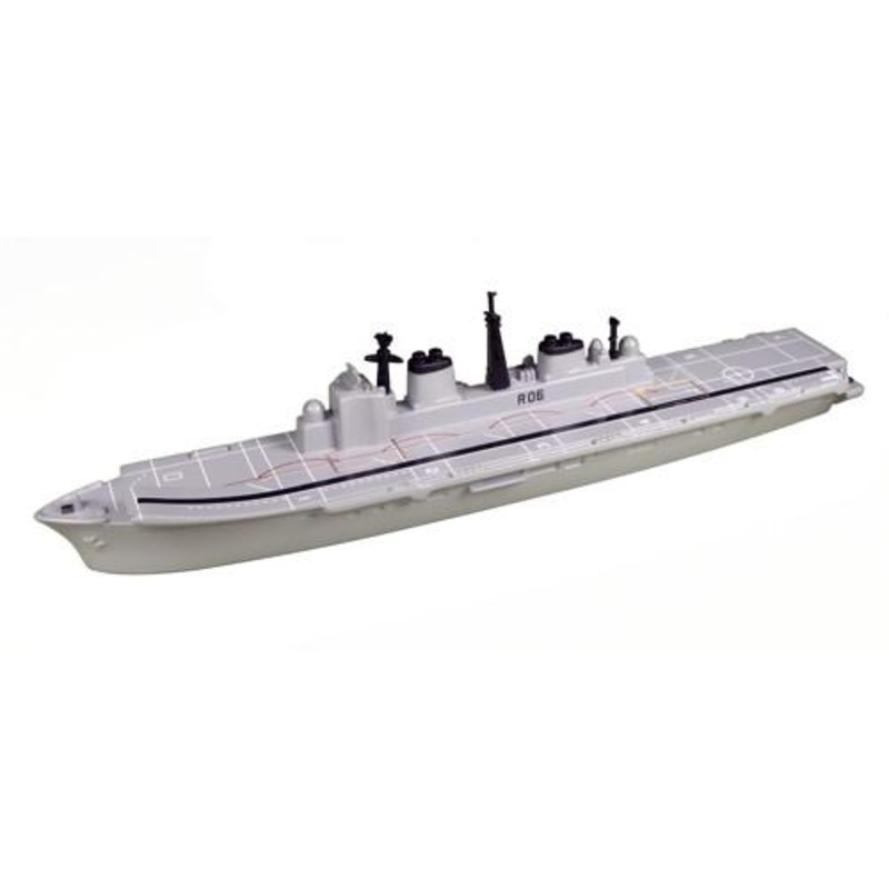 TRIANG HMS Illustrious R06 - 1:1200 Scale