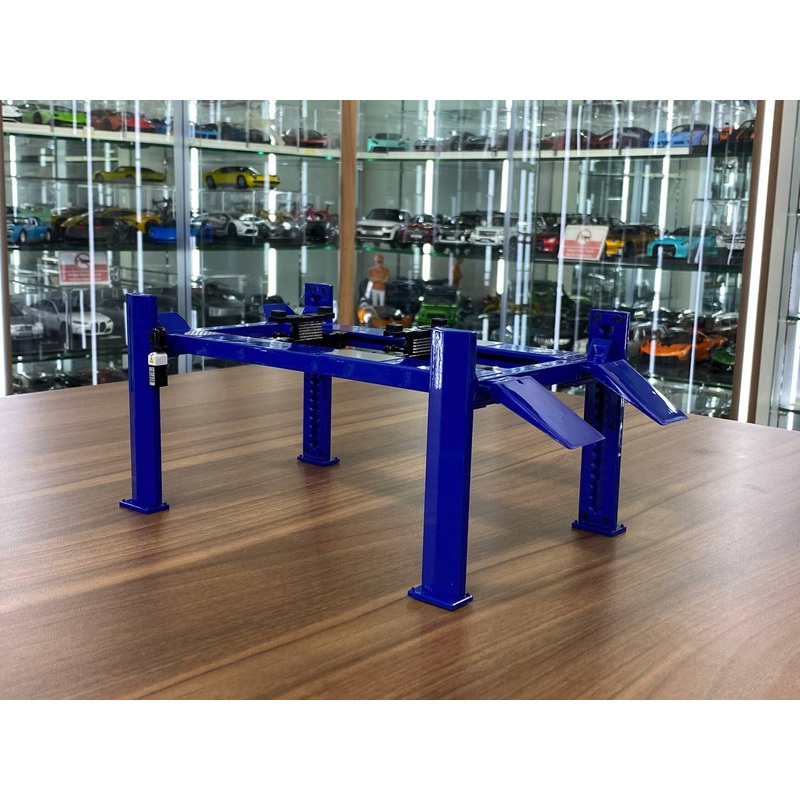 1/18 Diecast Four-Post Lift Adjustable  GreenLight Blue (Cars & Figures Not Included)