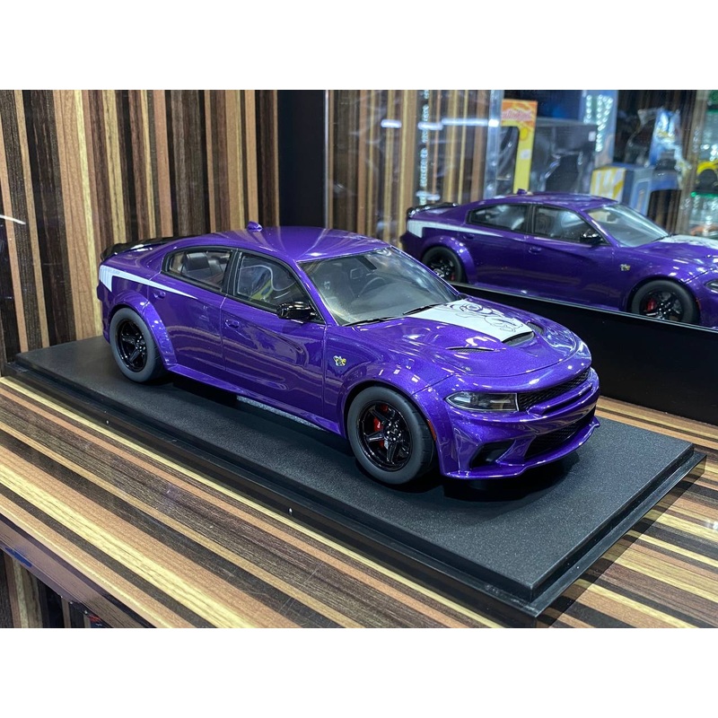 Dodge Charger Super Bee Limited Edition by GT Spirit [1/18 Resin Purple]