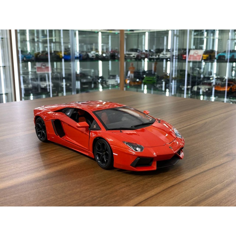 1/18 Diecast Bburago Lamborghini AVENTADOR LP 700-4 Matt Orange