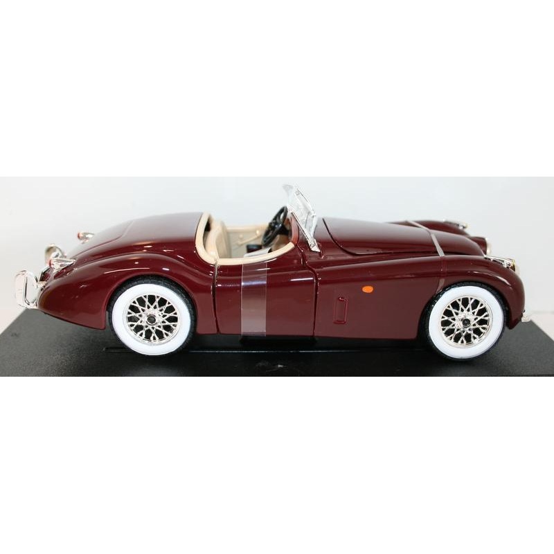 Burago 1/24 Scale 18-22018 - Jaguar XK120 Roadster - Burgundy