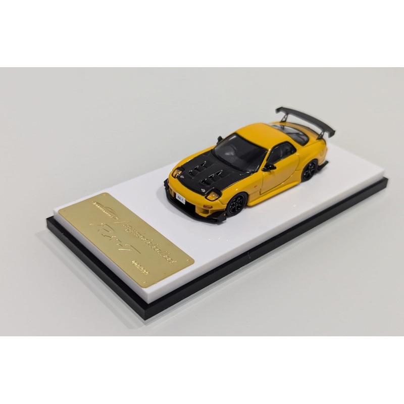 MC (Modelcollect) Mazda RX-7 FD3S Yellow Carbon Cover Livery 1:64