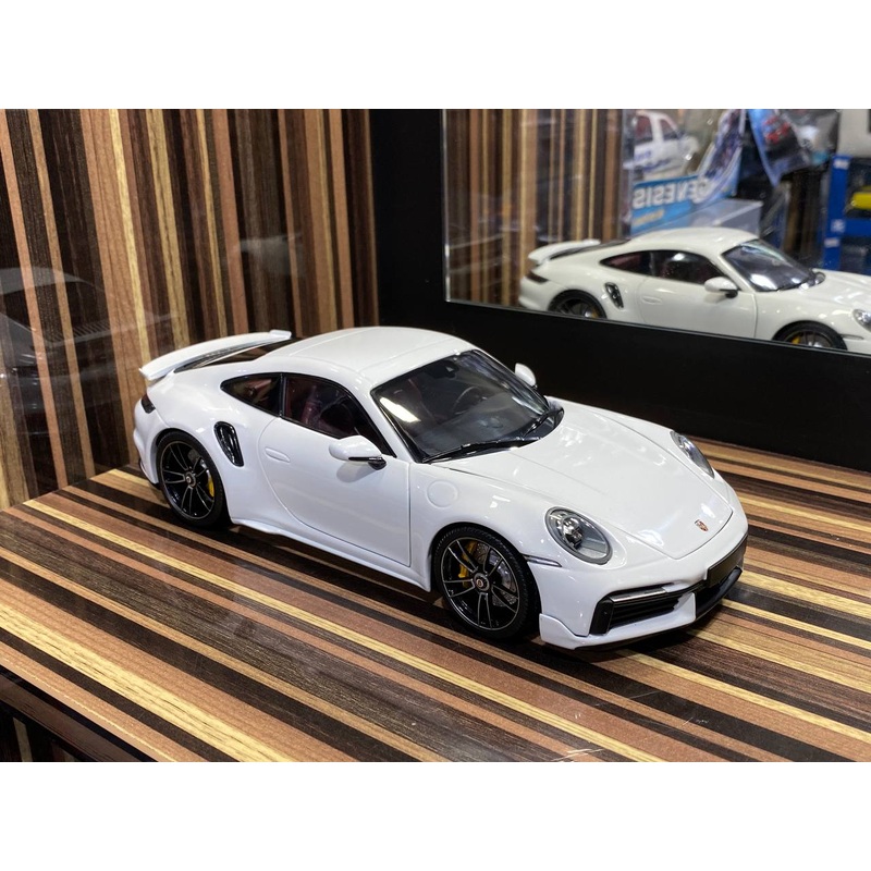 Minichamps 1/18 Porsche 911 Turbo S - All Opening Diecast (White)