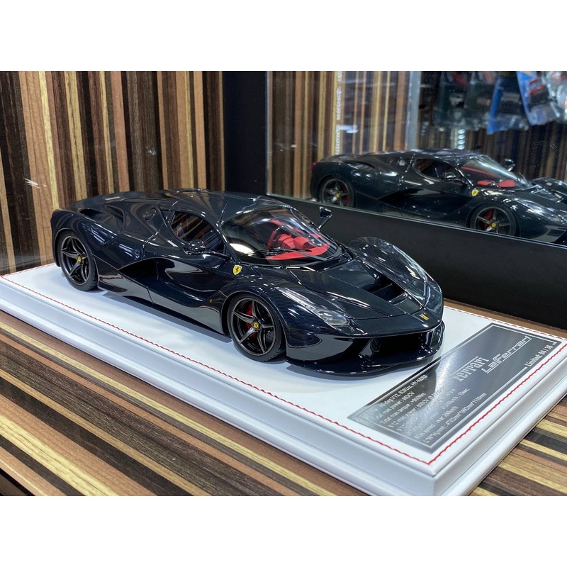 Davis & Giovanni Ferrari LaFerrari - 1/18 Resin Model- Full Carbon / Red, Black Interior