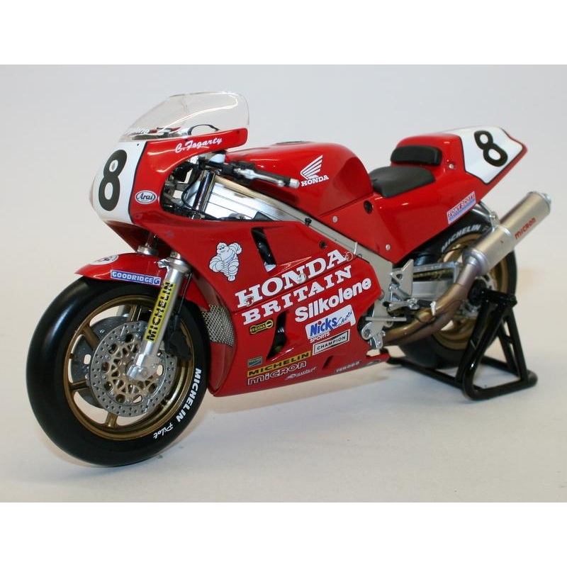 Univ Hobbies 1/12 Scale Metal Model UH4822 Honda RC30 Carl Fogarty 1990 IOM Win