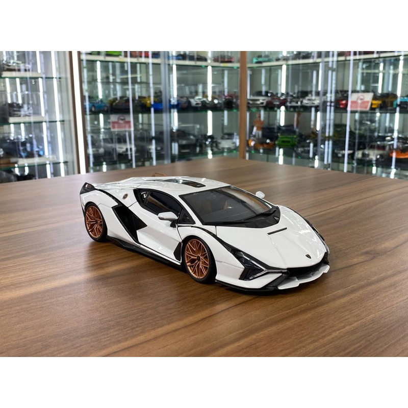 1/18 Diecast Full opening Bburago Lamborghini Sian FKP 37 #63 White