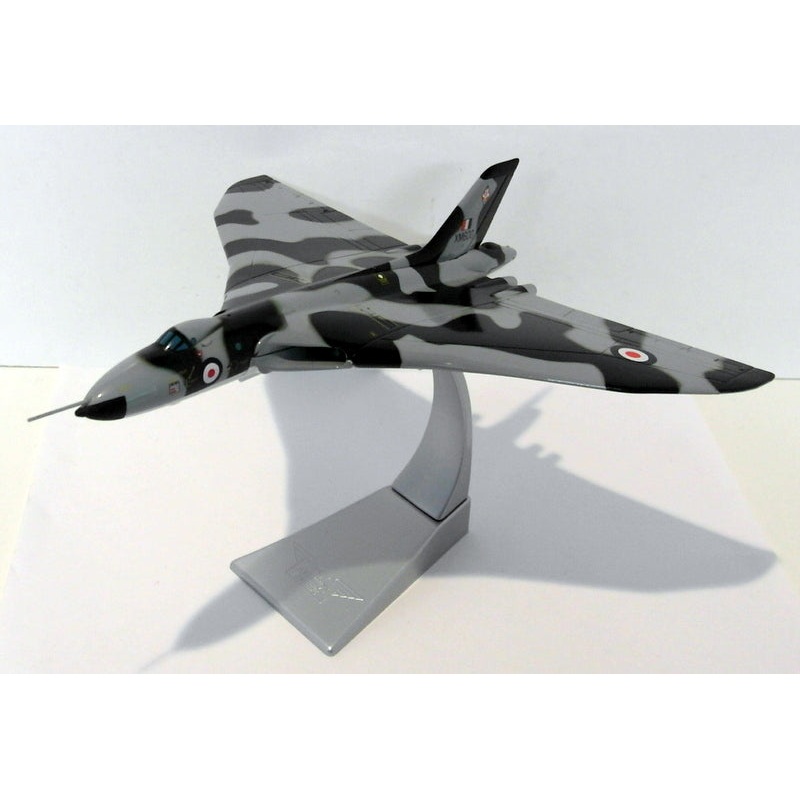 Corgi 1/144 Scale diecast AA31201 Avro Vulcan B.2 XM600 617 Dambusters Sqn 1973