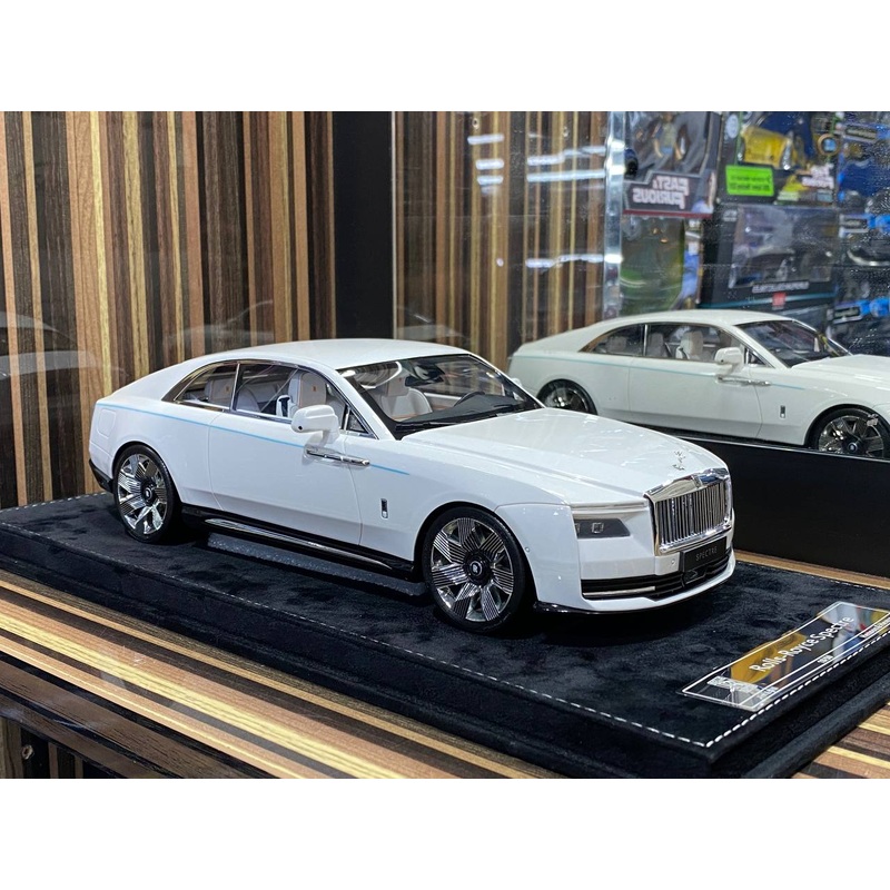 1/18 Rolls-Royce Spectre Pearl White Rolls-Royce Motor Cars