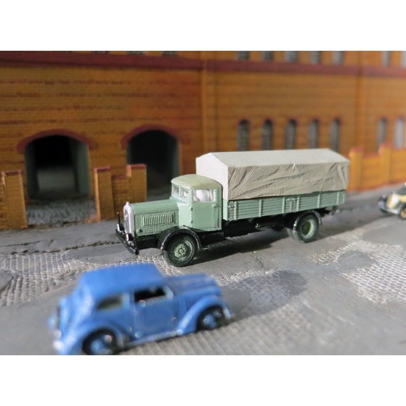 Henschel 6J2 flatbed with tarpaulin 