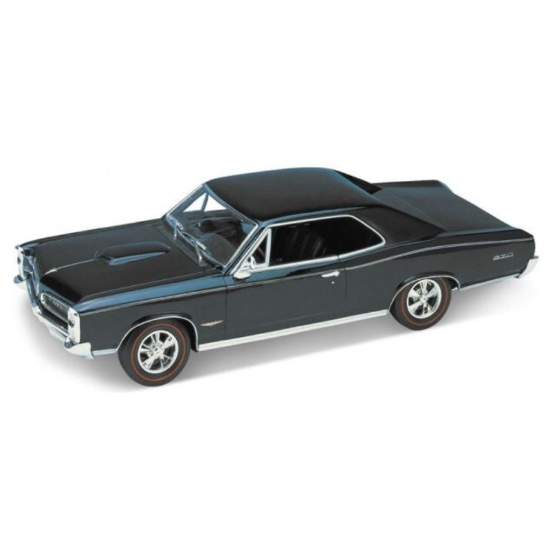 Welly Pontiac GTO GREEN - 1:18 Scale