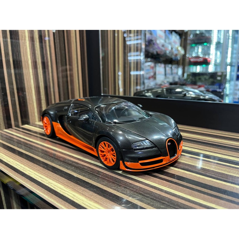 AutoArt Bugatti Veyron 16.4 Super Sport - 1/18 Diecast Model,Black Carbon/Orange