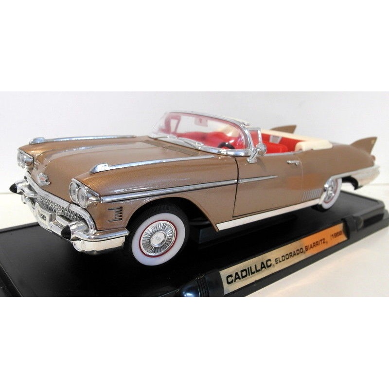 Road Signature 1/18 Scale Diecast - 92158 1958 Cadillac Eldorado Biarritz