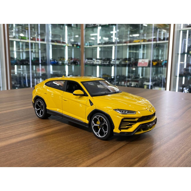 1/18 Diecast Lamborghini Urus Yellow Bburago Scale Model Car