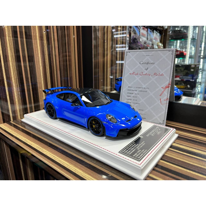 Davis & Giovanni Porsche 911 GT3 (992) 1/18 Resin Model - Blue