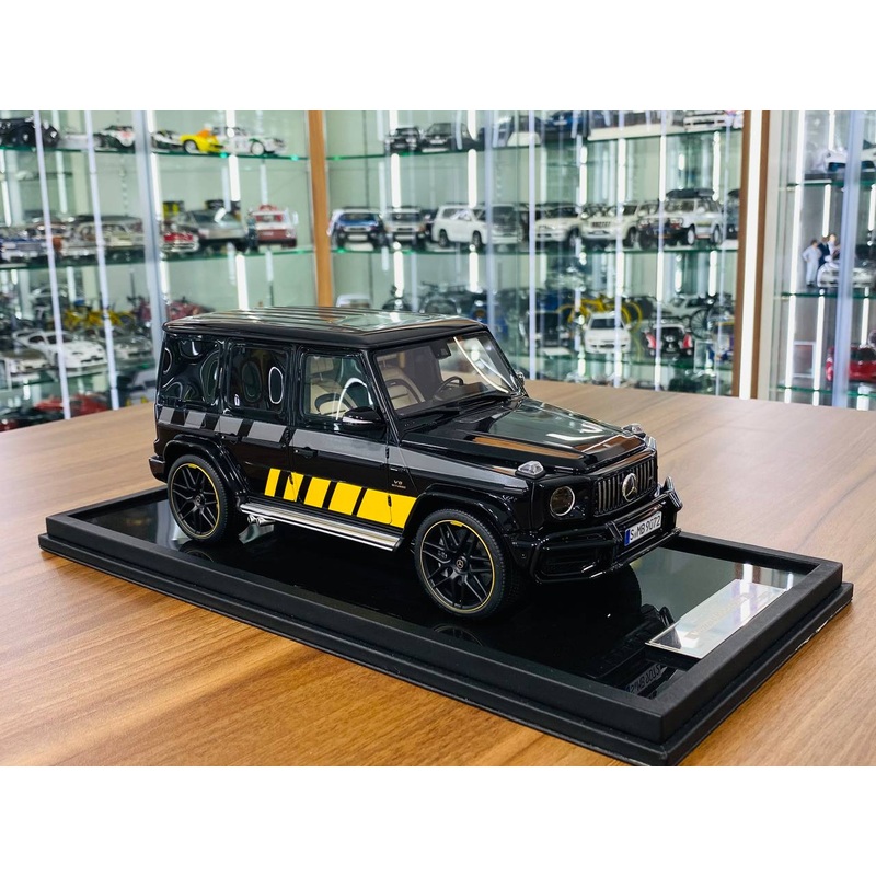 1/18 Resin Motor Helix Mercedes-Benz AMG G-63 (2019) in Black with Yellow/Grey Stripes - Limited Edition