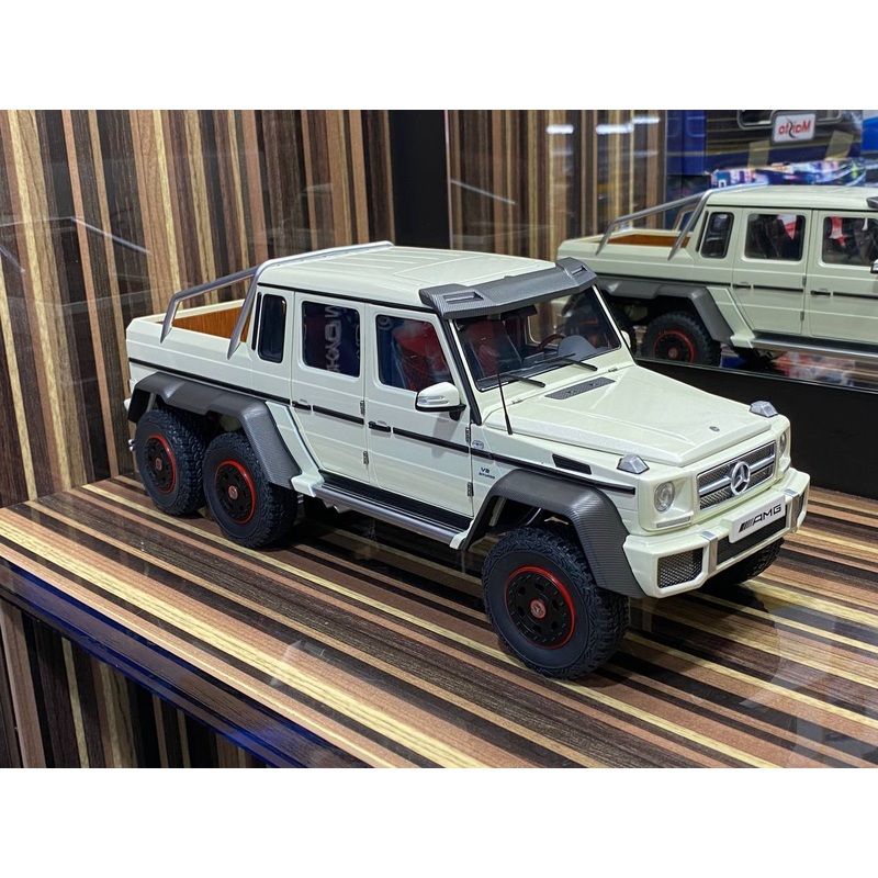 1/18 Diecast Mercedes-Benz G-63 AMG 6x6 White AUTOart Scale Model Car