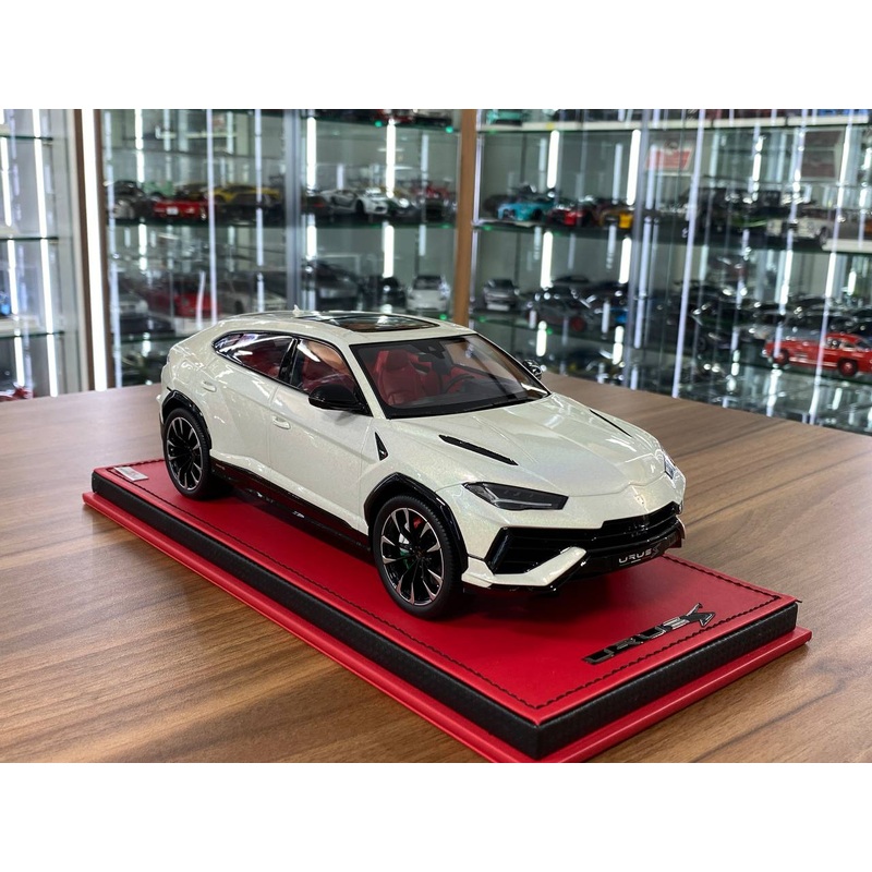 1/18 Resin MR Collection Models Lamborghini URUS S Limited 3 pcs White Chameleon