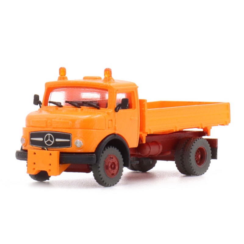 Kit Mercedes-Benz short-hood truck tipper municipal unpainted