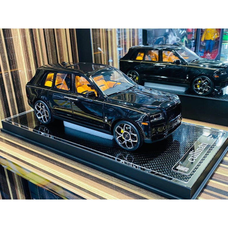 1/18 YY Model Rolls Royce Cullinan Resin Model - Black | Limited Edition