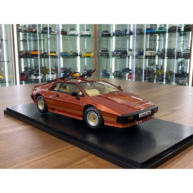 1/18 Diecast  KK Scale Lotus Esprit Turbo 1981 in Orange