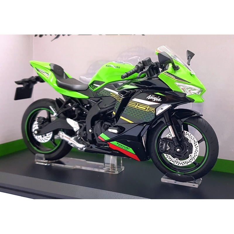 Aoshima 1/12 Scale 109694-3700 - Kawasaki Ninja ZX-25R Motorcycle - Green