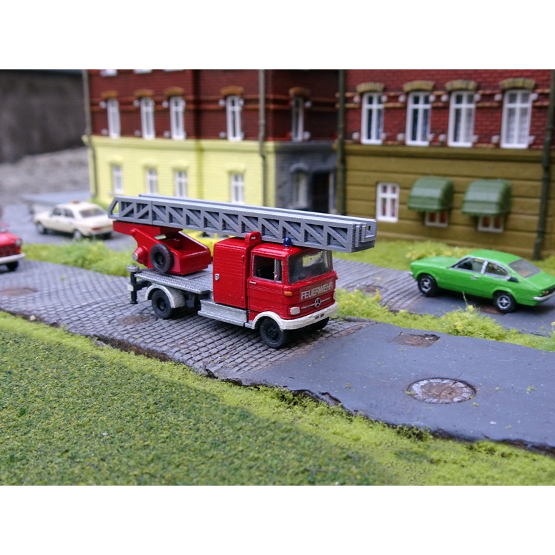 Mercedes-Benz LP608 Turntable ladder
