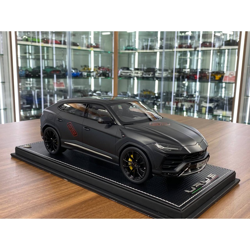 MR Collection Models Lamborghini URUS #63 - 1/18 Resin Model