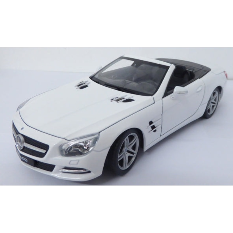 Welly Mercedes Benz 2012 White Convertible - 1:24 Scale