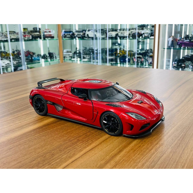 1/18 Diecast AutoArt Koenigsegg Agera in Red