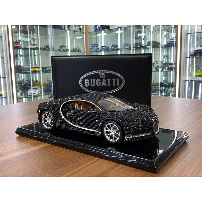 1/18 Diecast Bugatti Chiron Swarovski Crystal Limited Edition (137 out of 150) Bburago