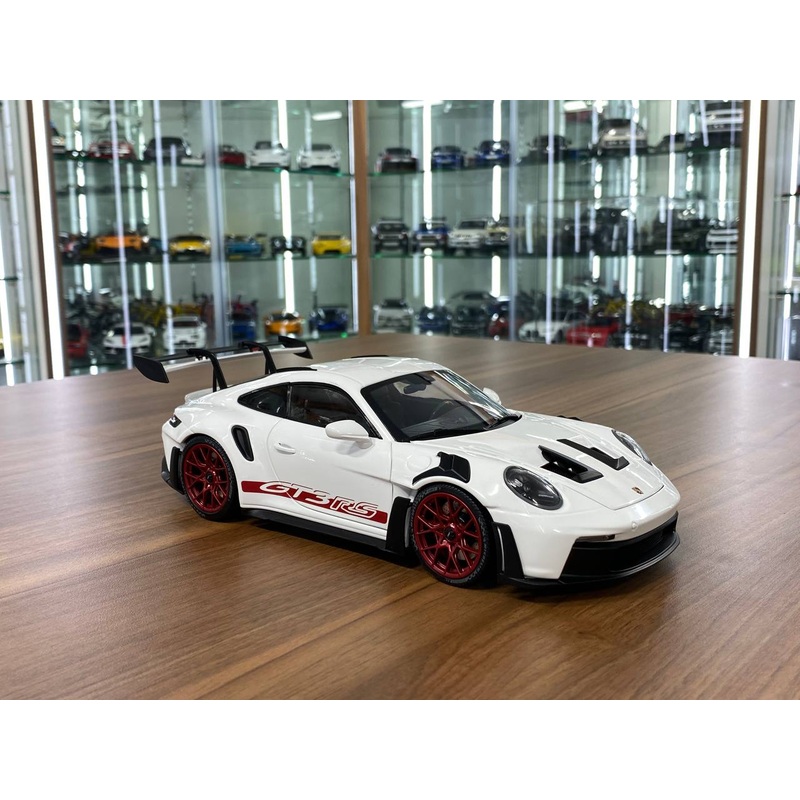 1/18 Diecast  Minichamps Porsche 911 (992) GT3 RS 2022 Weissach Paket in White