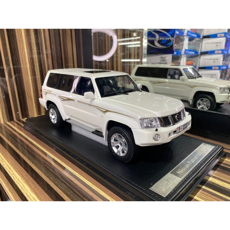 1/18 Diecast Nissan Patrol Safari Y61 Custom White IVY Models Scale Model Car