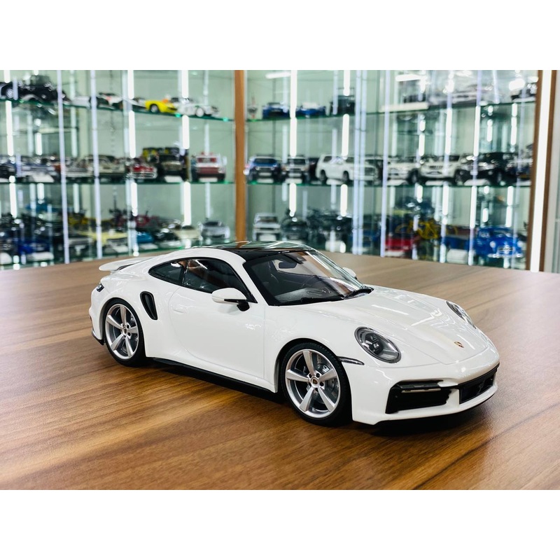 1/18 Resin Model - Minichamps Porsche 911 Turbo S in White